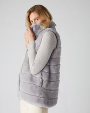 Load image into Gallery viewer, N.Peal Women&#39;s Rex Fur Ribbed Gilet Light Grey
