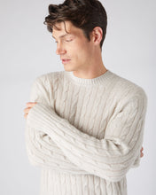 Load image into Gallery viewer, N.Peal Men&#39;s The Thames Cable Cashmere Jumper Pebble Grey
