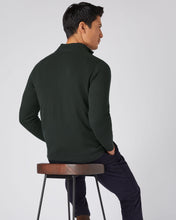 Load image into Gallery viewer, N.Peal Men&#39;s The Carnaby Half Zip Cashmere Jumper Dark Green
