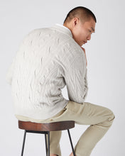 Load image into Gallery viewer, N.Peal Men&#39;s Mutli Cable Round Neck Cashmere Jumper Pebble Grey
