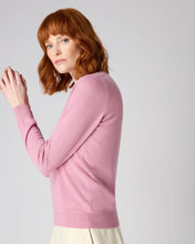 Load image into Gallery viewer, N.Peal Women&#39;s Round Neck Cashmere Jumper Burano Pink
