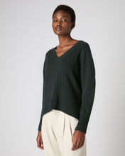 Load image into Gallery viewer, N.Peal Women&#39;s Wide Rib V Neck Cashmere Jumper Dark Green
