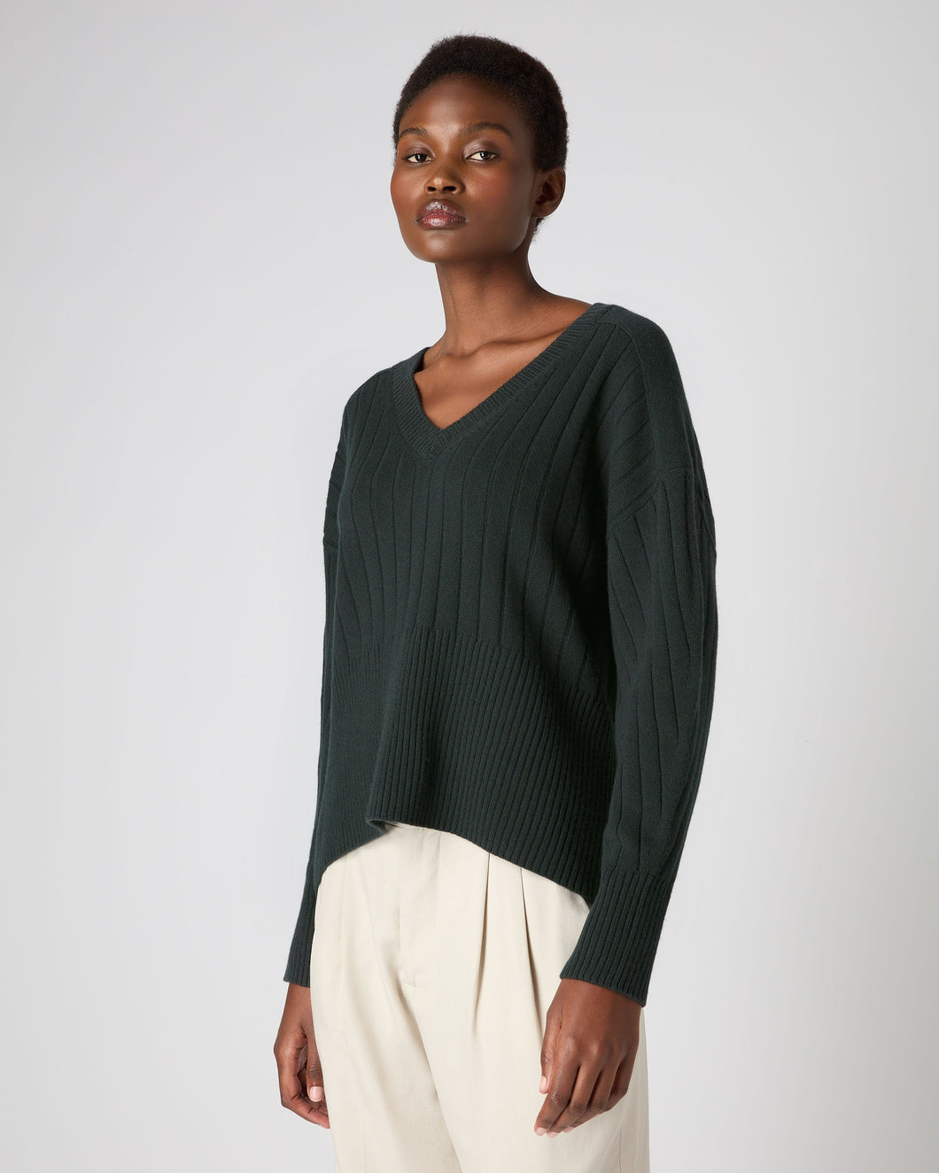 N.Peal Women's Wide Rib V Neck Cashmere Jumper Dark Green