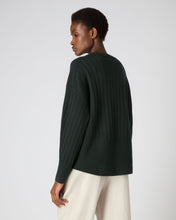 Load image into Gallery viewer, N.Peal Women&#39;s Wide Rib V Neck Cashmere Jumper Dark Green
