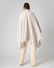 Load image into Gallery viewer, N.Peal Women&#39;s Rex Trim Lightweight Cashmere Cape Snow Grey
