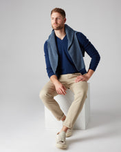 Load image into Gallery viewer, N.Peal Men&#39;s Burlington V Neck Cashmere Jumper French Blue

