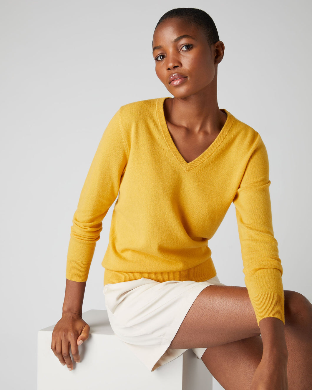N.Peal Women's V Neck Cashmere Jumper Canary Yellow