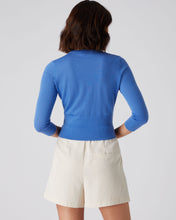 Load image into Gallery viewer, N.Peal Women&#39;s Superfine Crop Cashmere Jumper Sky Blue
