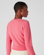 Load image into Gallery viewer, N.Peal Women&#39;s Crop Round Neck Cashmere Jumper Peony Pink
