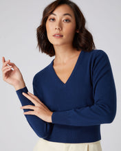 Load image into Gallery viewer, N.Peal Women&#39;s Crop V Neck Cashmere Jumper French Blue
