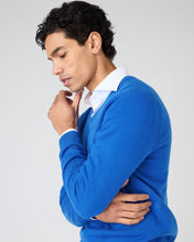 Load image into Gallery viewer, N.Peal Men&#39;s Burlington V Neck Cashmere Jumper Sonic Blue
