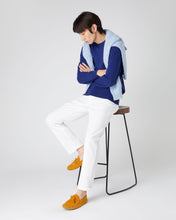 Load image into Gallery viewer, N.Peal Men&#39;s Oxford Round Neck Cashmere Jumper Sapphire Blue
