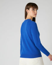 Load image into Gallery viewer, N.Peal Women&#39;s Evie Classic Round Neck Cashmere Jumper Sonic Blue
