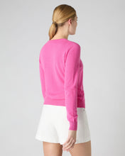 Load image into Gallery viewer, N.Peal Women&#39;s Evie Classic Round Neck Cashmere Jumper Vibrant Pink
