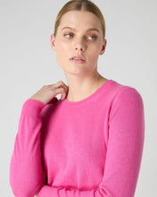 Load image into Gallery viewer, N.Peal Women&#39;s Evie Classic Round Neck Cashmere Jumper Vibrant Pink
