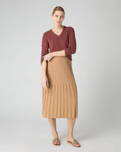 Load image into Gallery viewer, N.Peal Women&#39;s Phoebe V Neck Cashmere Jumper Terracotta Brown
