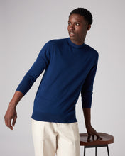 Load image into Gallery viewer, N.Peal Men&#39;s Fine Gauge Cashmere Round Neck Jumper French Blue
