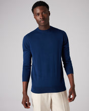 Load image into Gallery viewer, N.Peal Men&#39;s Fine Gauge Cashmere Round Neck Jumper French Blue
