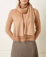 Load image into Gallery viewer, Large Woven Cashmere Scarf Camel Brown
